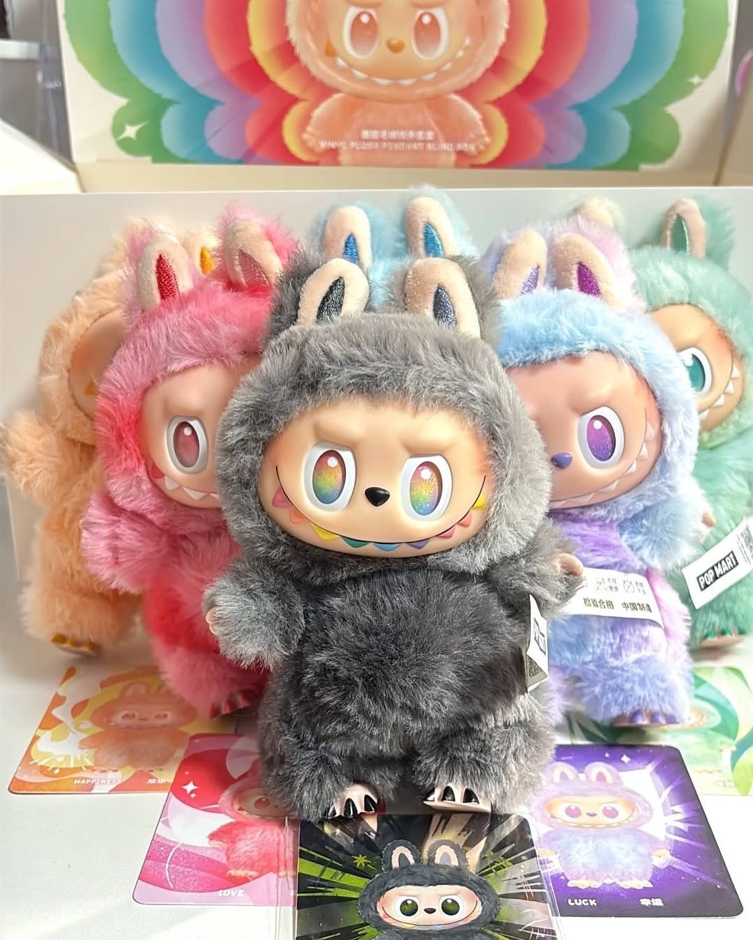 Labubu Doll – Big Into Energy (3rd Gen Mystery Box)