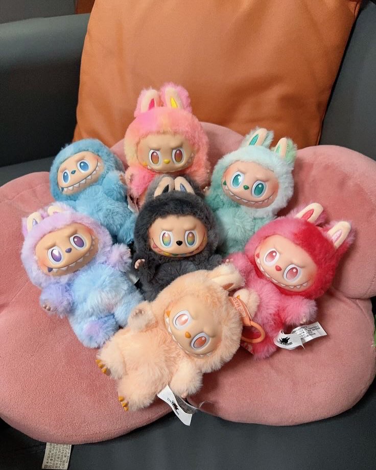 Labubu Doll – Big Into Energy (3rd Gen Mystery Box)